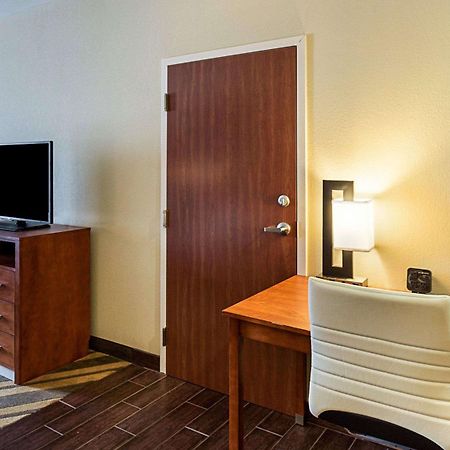 Comfort Suites Near Tanger Outlet Mall Gonzales Exteriör bild