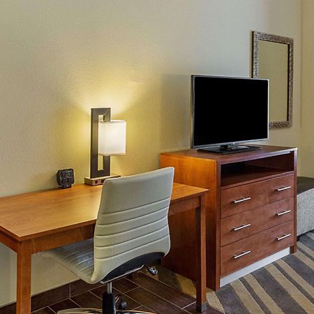 Comfort Suites Near Tanger Outlet Mall Gonzales Exteriör bild