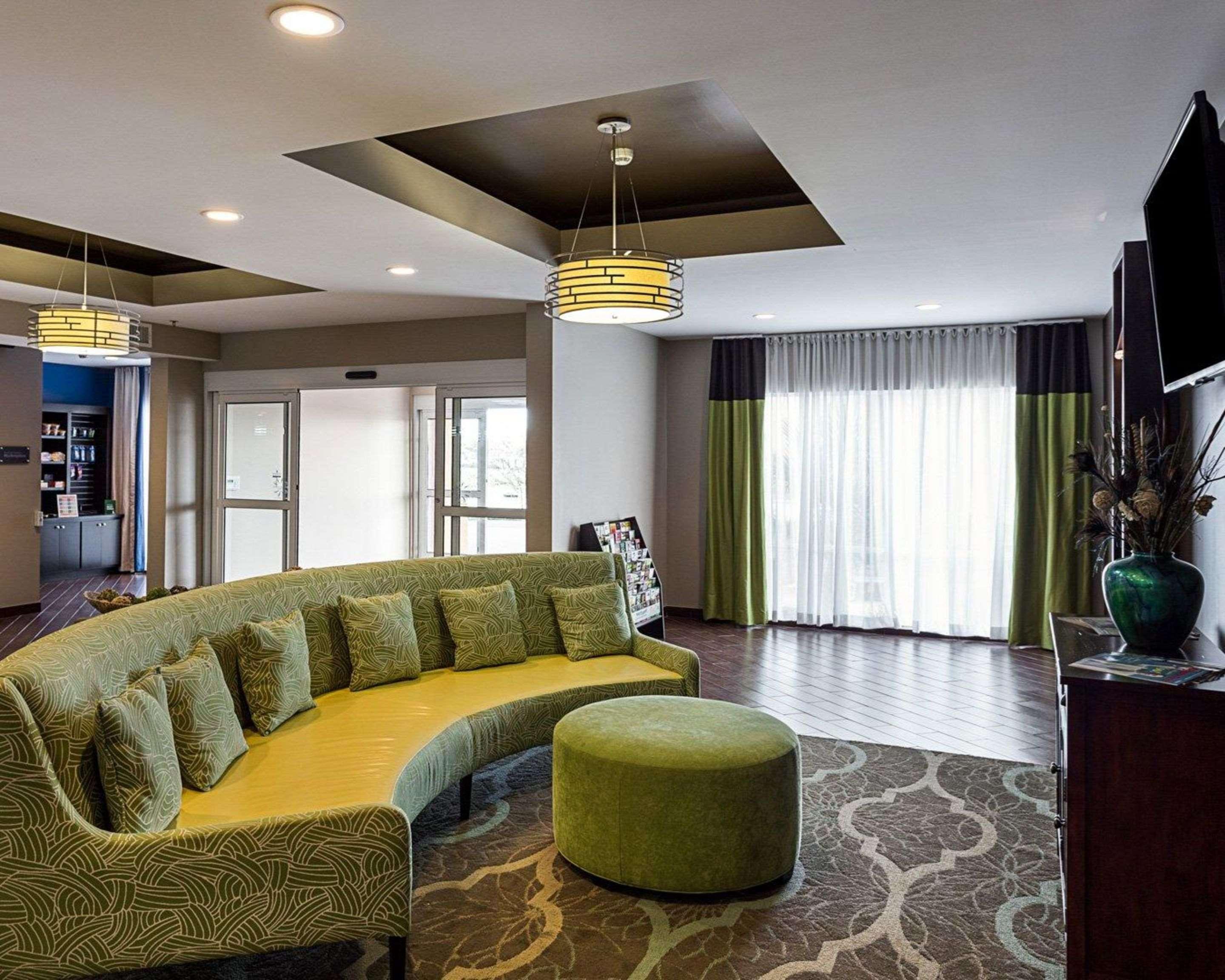 Comfort Suites Near Tanger Outlet Mall Gonzales Exteriör bild