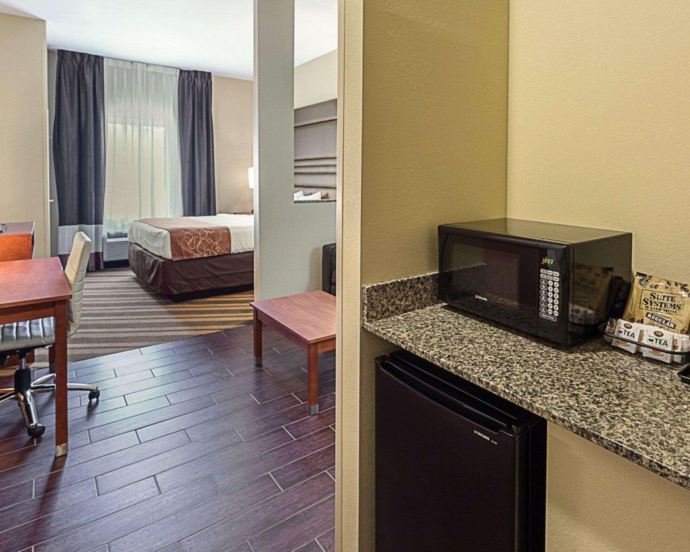 Comfort Suites Near Tanger Outlet Mall Gonzales Exteriör bild