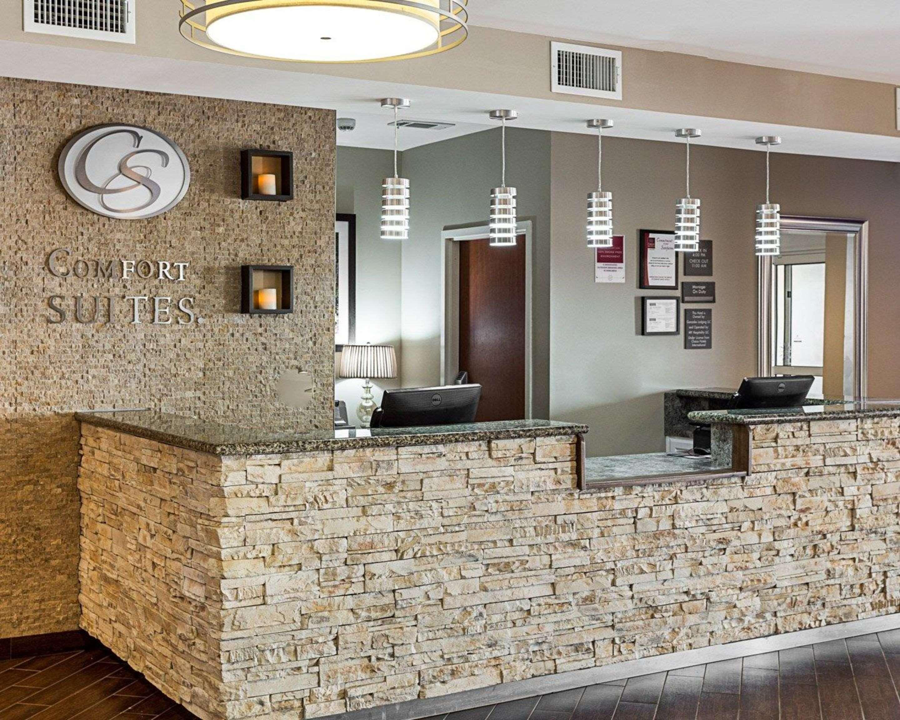 Comfort Suites Near Tanger Outlet Mall Gonzales Exteriör bild