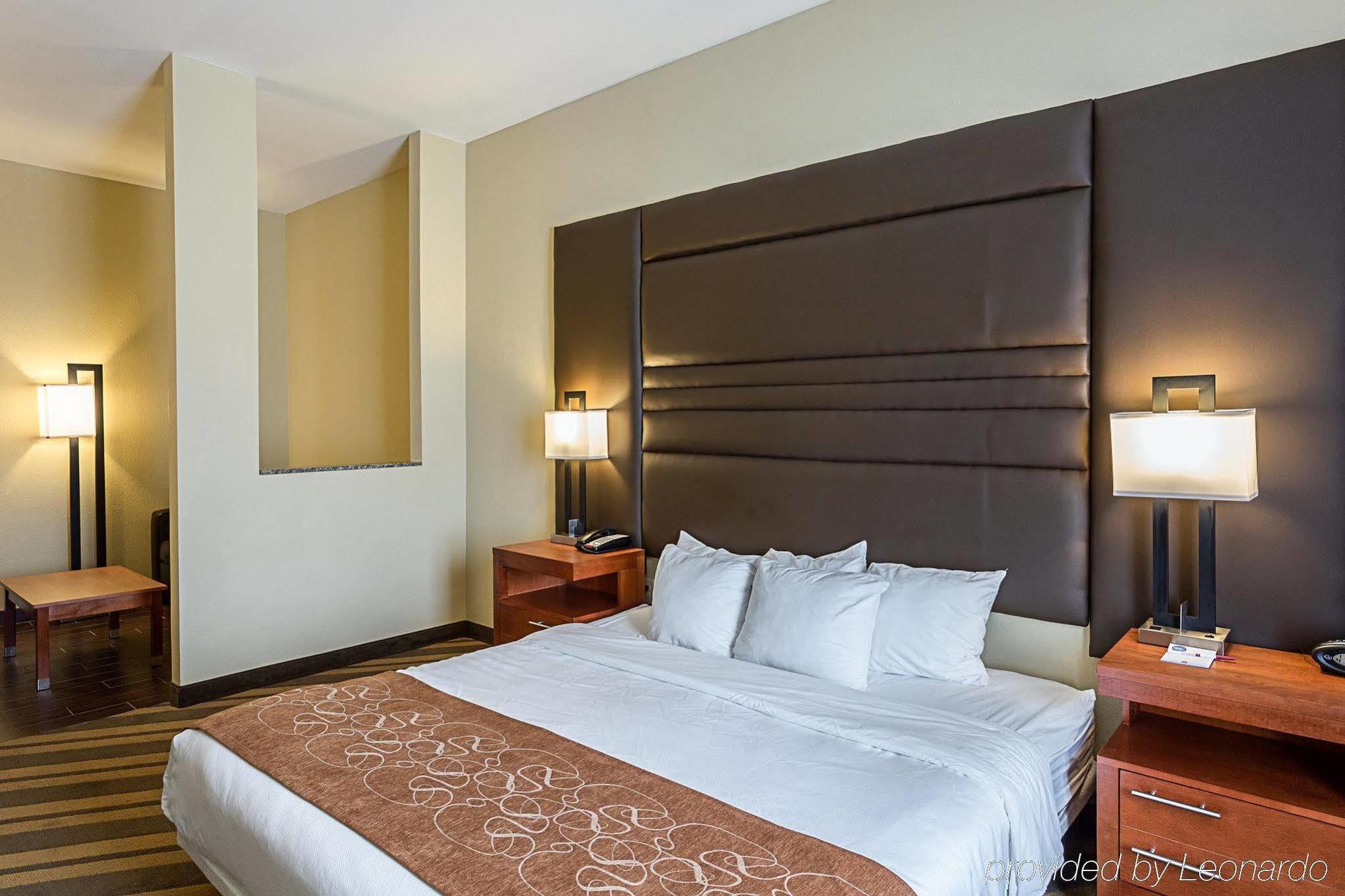 Comfort Suites Near Tanger Outlet Mall Gonzales Exteriör bild
